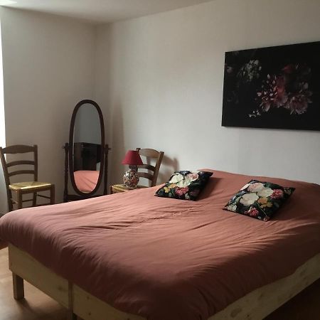 Maison De Centre Ville 6 Personnes Précigné Exterior foto